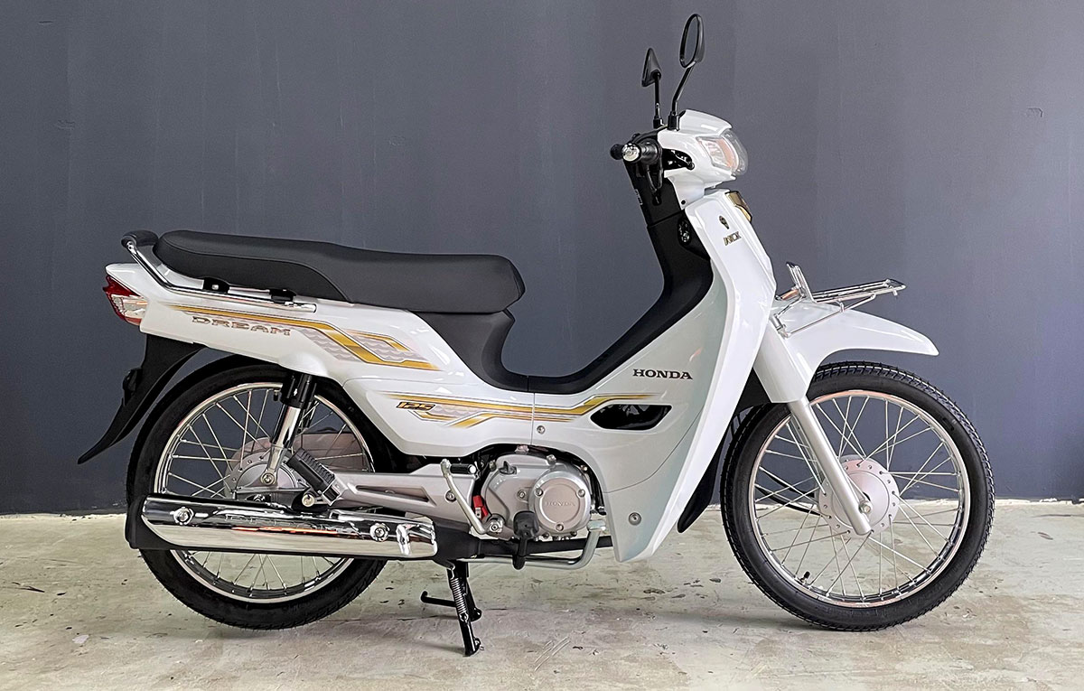 Honda Dream 125 Thái màu trắng